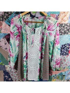 Zac & Rachel Floral Boho Blouse M Crochet Lace Panel Long Sleeve Tunic Top